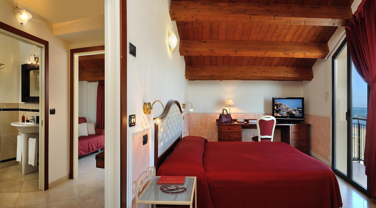 Hotel Bridge Μπελάρια-Ιτζέα Μαρίνα Εξωτερικό φωτογραφία