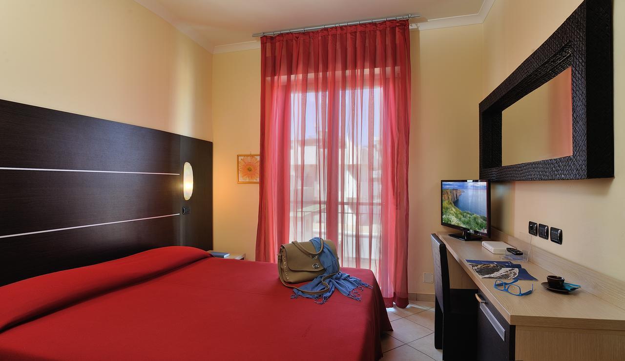 Hotel Bridge Μπελάρια-Ιτζέα Μαρίνα Εξωτερικό φωτογραφία
