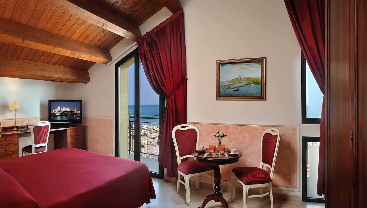 Hotel Bridge Μπελάρια-Ιτζέα Μαρίνα Εξωτερικό φωτογραφία
