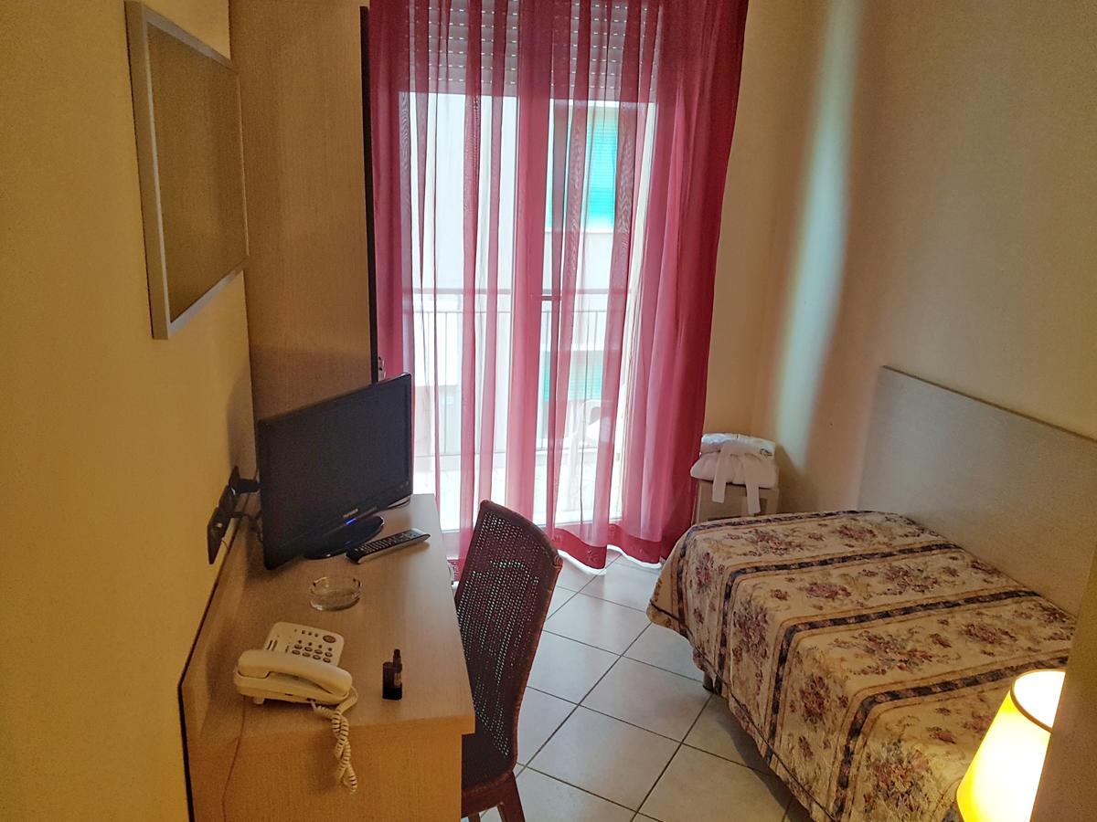 Hotel Bridge Μπελάρια-Ιτζέα Μαρίνα Εξωτερικό φωτογραφία